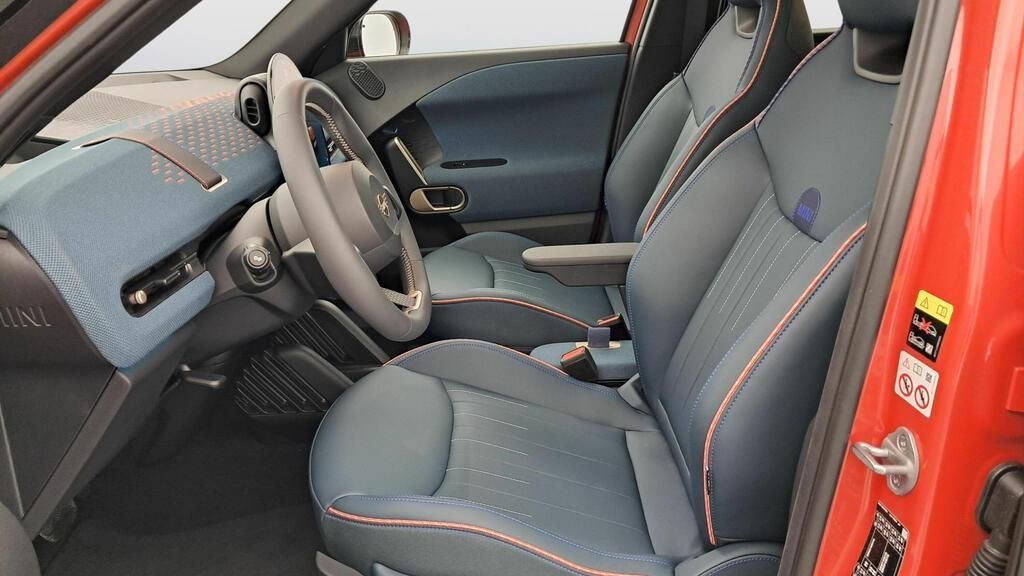 fotoG 8 del Mini MINI Aceman SE 218cv Eléctrico del 2025 en Madrid