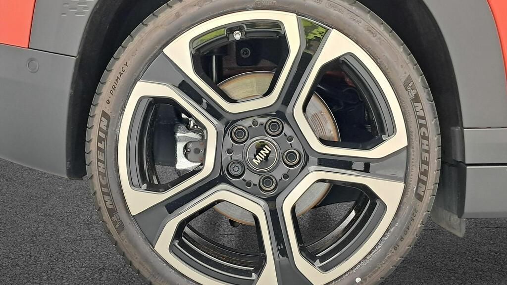 fotoG 11 del Mini MINI Aceman SE 218cv Eléctrico del 2025 en Madrid