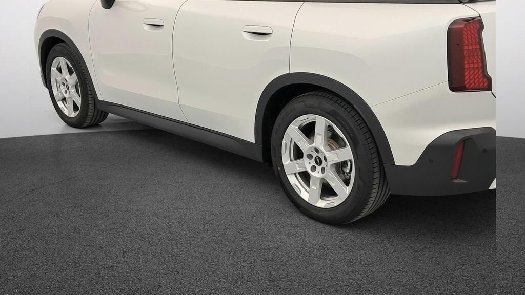 fotoG 16 del MINI MINI Countryman SE ALL4 230 kW (313 CV) 313cv Eléctrico del 2025 en Madrid