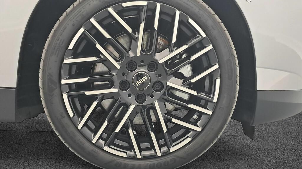 fotoG 12 del MINI MINI 3 Puertas Cooper SE 160 kW (218 CV) 218cv Eléctrico del 2025 en Madrid