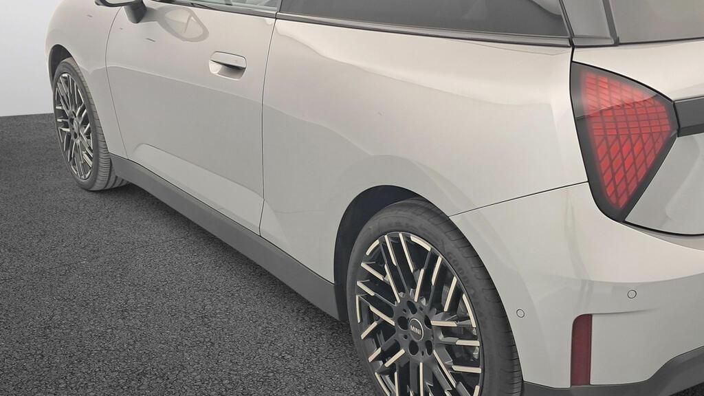 fotoG 17 del MINI MINI 3 Puertas Cooper SE 160 kW (218 CV) 218cv Eléctrico del 2025 en Madrid