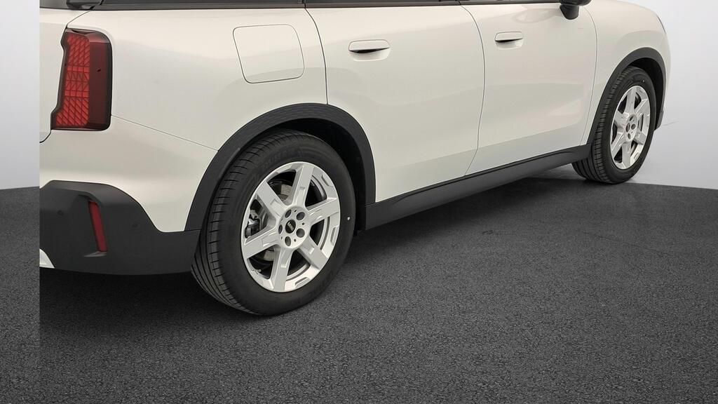 fotoG 16 del MINI MINI Countryman SE ALL4 230 kW (313 CV) 313cv Eléctrico del 2025 en Madrid