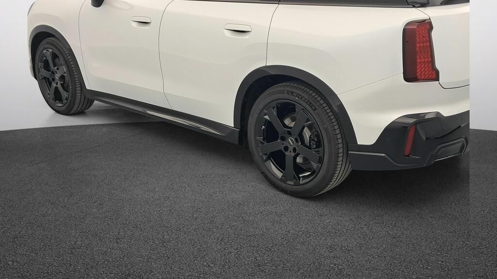 fotoG 16 del Mini MINI Countryman SE ALL4 313cv Eléctrico del 2025 en Madrid