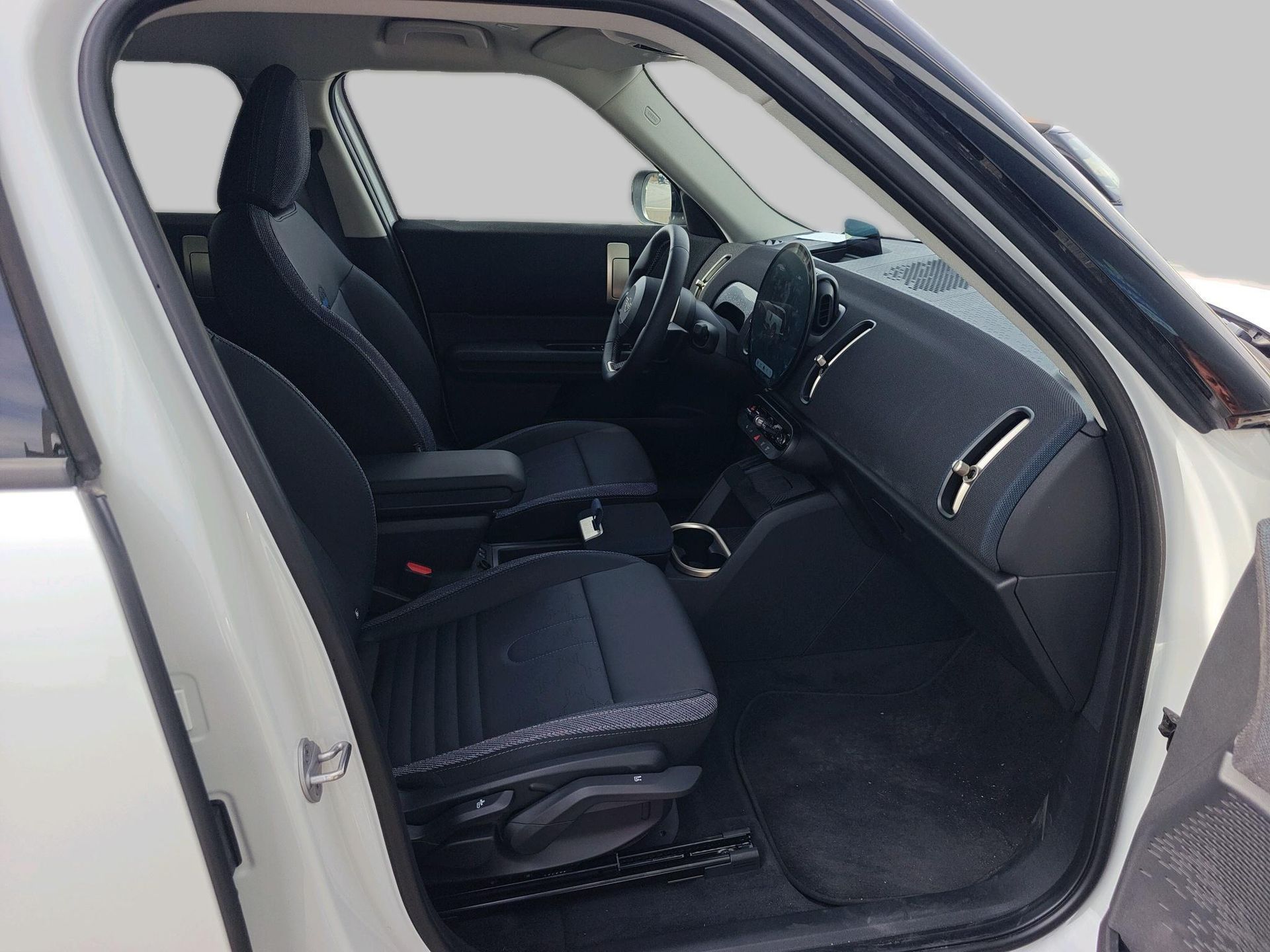 fotoG 8 del MINI MINI Countryman SE ALL4 230 kW (313 CV) 313cv Eléctrico del 2025 en Madrid