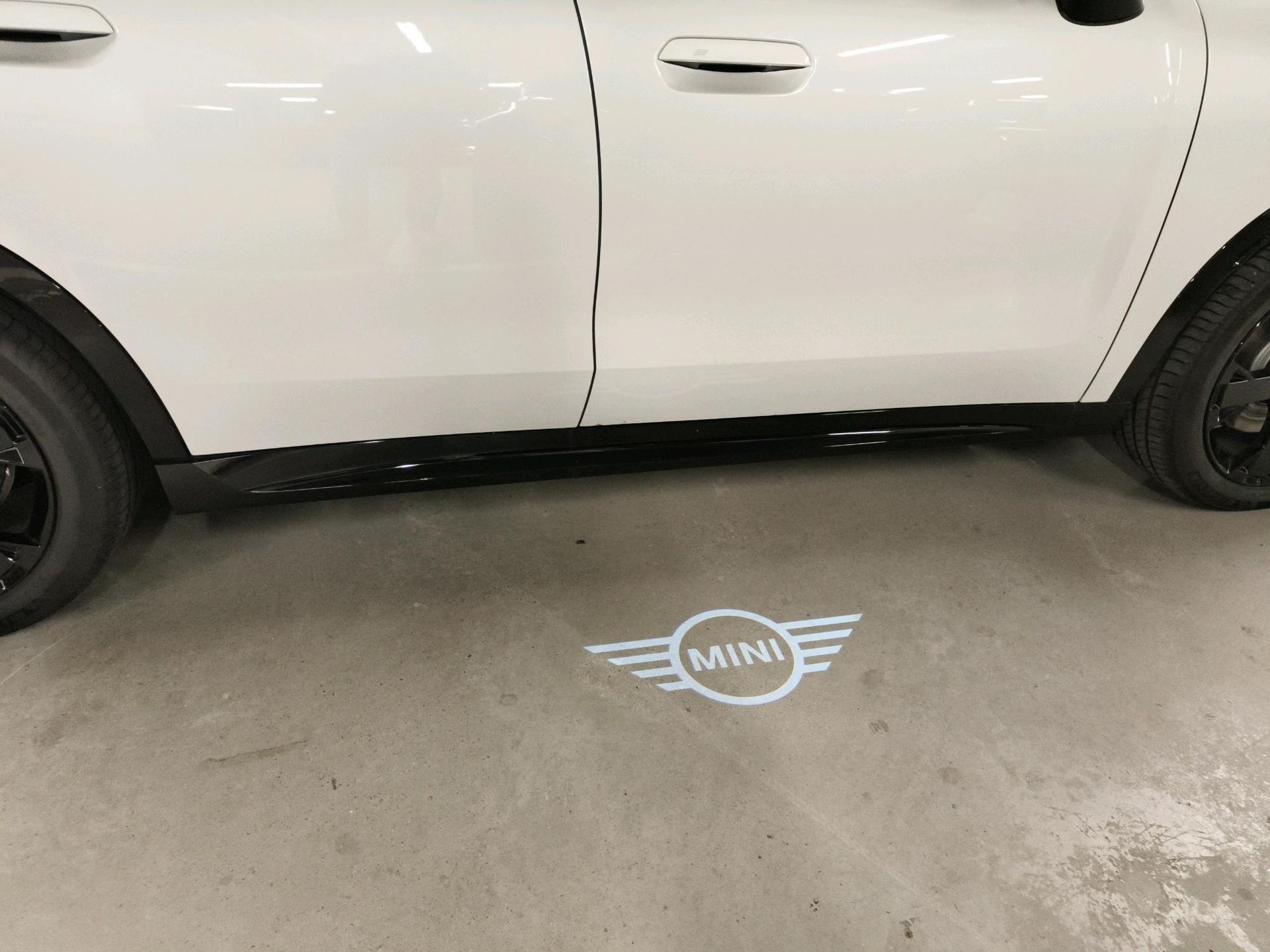 fotoG 16 del MINI MINI Countryman SE ALL4 230 kW (313 CV) 313cv Eléctrico del 2025 en Madrid