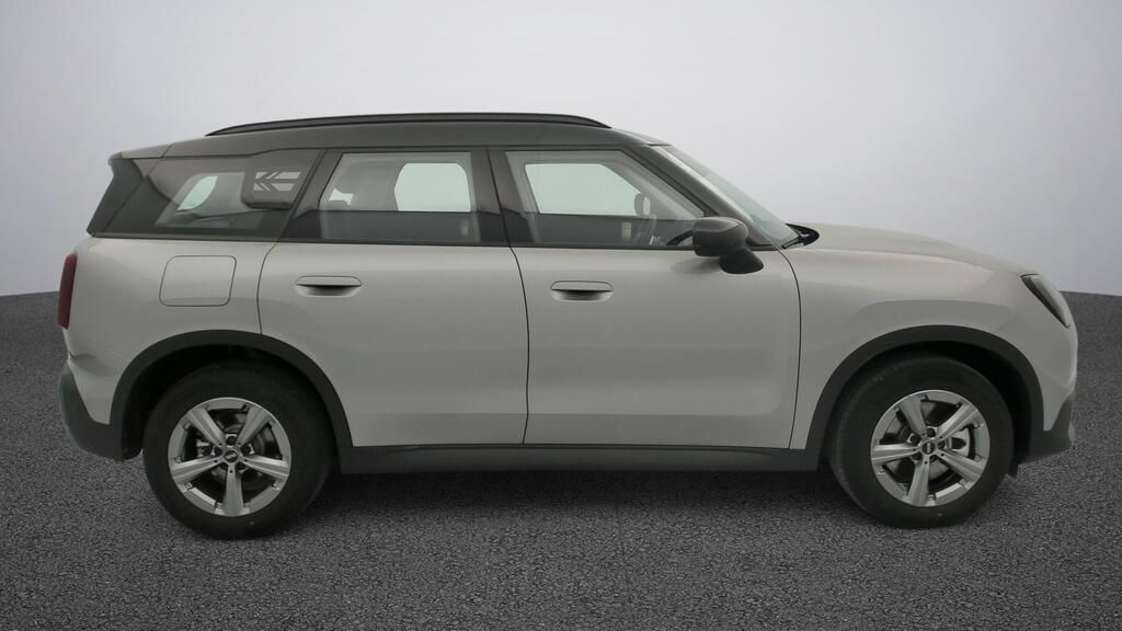 fotoG 3 del MINI MINI Countryman C 125 kW (170 CV) 170cv Gasolina del 2025 en Madrid