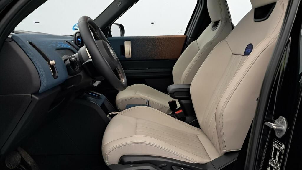 fotoG 8 del MINI MINI Countryman C 125 kW (170 CV) 170cv Gasolina del 2025 en Madrid