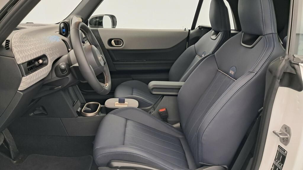 fotoG 8 del MINI MINI Cooper Cabrio C 120 kW (163 CV) 163cv Gasolina del 2025 en Madrid