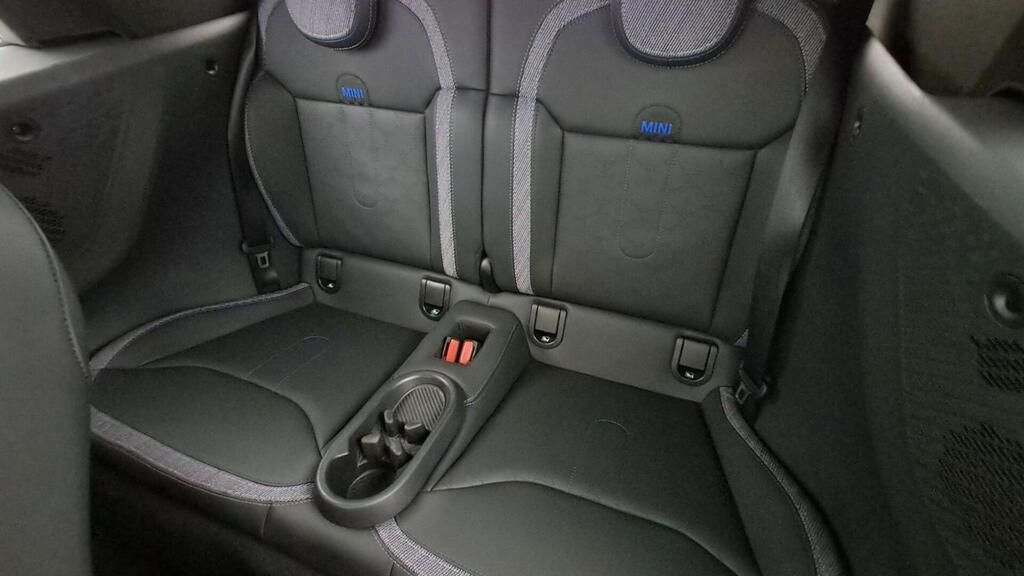 fotoG 9 del MINI MINI Cooper Cabrio C 120 kW (163 CV) 163cv Gasolina del 2025 en Madrid