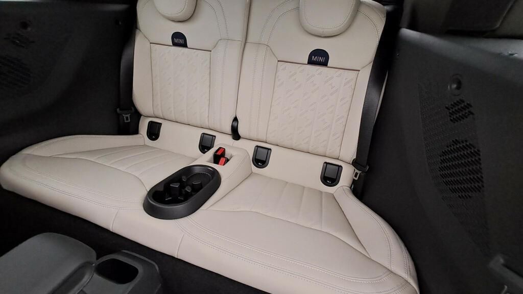 fotoG 9 del MINI MINI Cooper Cabrio C 120 kW (163 CV) 163cv Gasolina del 2025 en Madrid