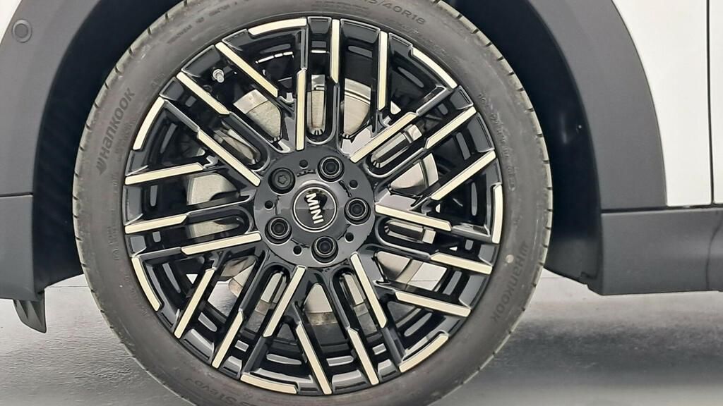 fotoG 12 del MINI MINI Cooper Cabrio C 120 kW (163 CV) 163cv Gasolina del 2025 en Madrid