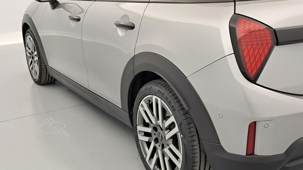 fotoG 18 del MINI MINI Cooper 5 Puertas C 115 kW (156 CV) 156cv Gasolina del 2025 en Madrid