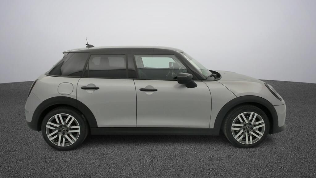 fotoG 3 del MINI MINI Cooper 5 Puertas C 115 kW (156 CV) 156cv Gasolina del 2025 en Madrid