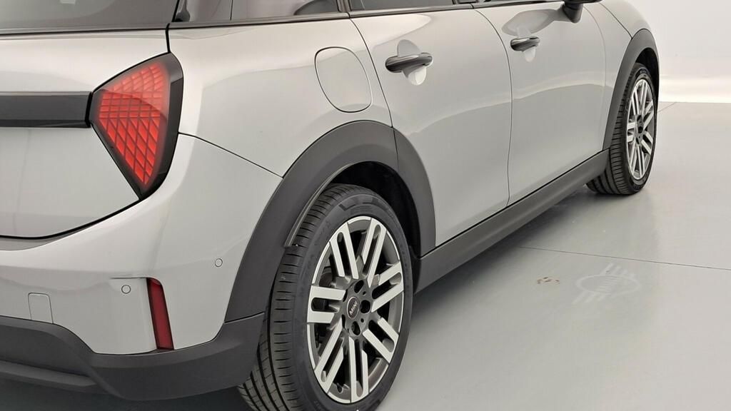 fotoG 17 del MINI MINI Cooper 5 Puertas C 115 kW (156 CV) 156cv Gasolina del 2025 en Madrid