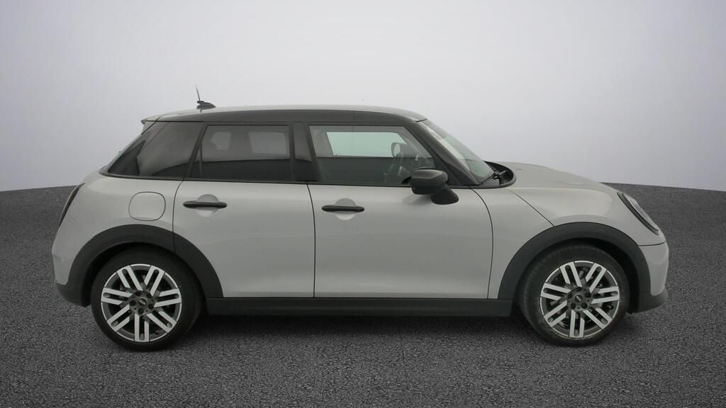 fotoG 3 del MINI MINI Cooper 5 Puertas C 115 kW (156 CV) 156cv Gasolina del 2025 en Madrid