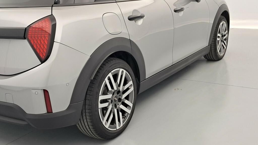 fotoG 18 del MINI MINI Cooper 5 Puertas C 115 kW (156 CV) 156cv Gasolina del 2025 en Madrid