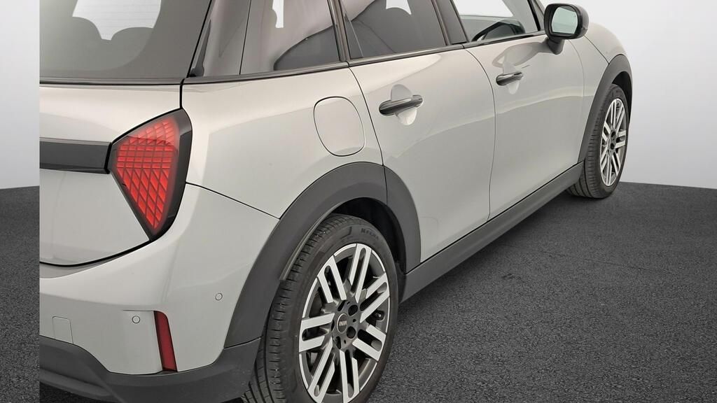 fotoG 18 del MINI MINI Cooper 5 Puertas C 115 kW (156 CV) 156cv Gasolina del 2025 en Madrid