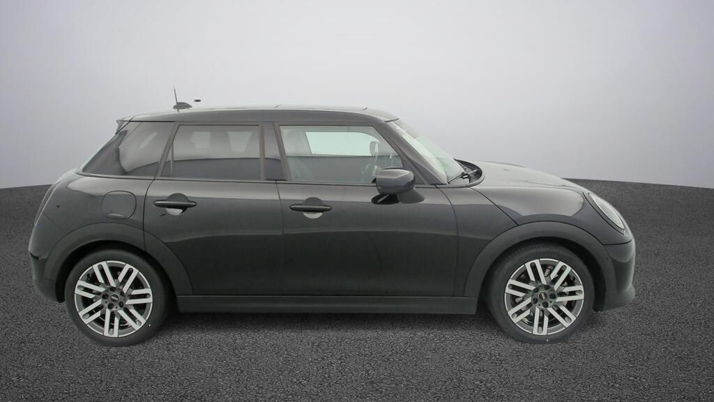 fotoG 3 del MINI MINI Cooper 5 Puertas C 115 kW (156 CV) 156cv Gasolina del 2025 en Madrid