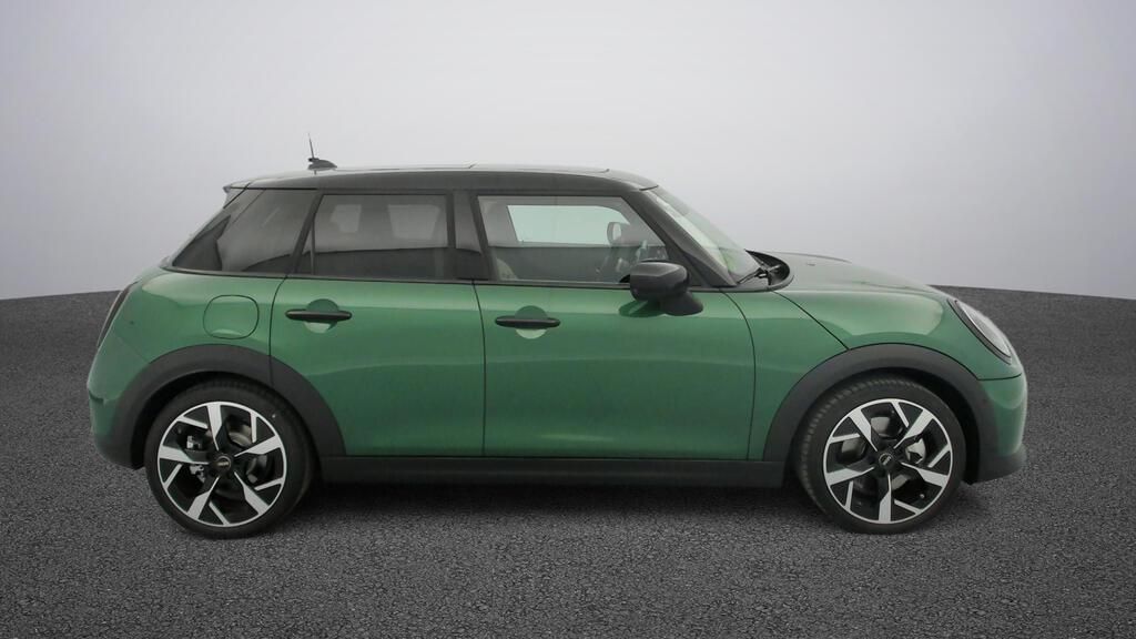 fotoG 3 del MINI MINI 5 Puertas Cooper C 115 kW (156 CV) 156cv Gasolina del 2025 en Madrid