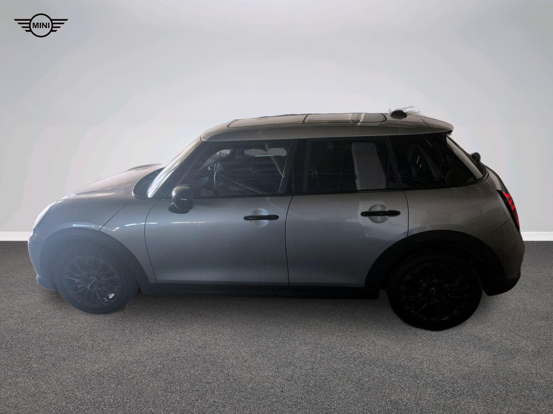 fotoG 3 del Mini MINI Cooper 5 Puertas MINI Cooper C 5 puertas 156cv Gasolina del 2025 en Madrid