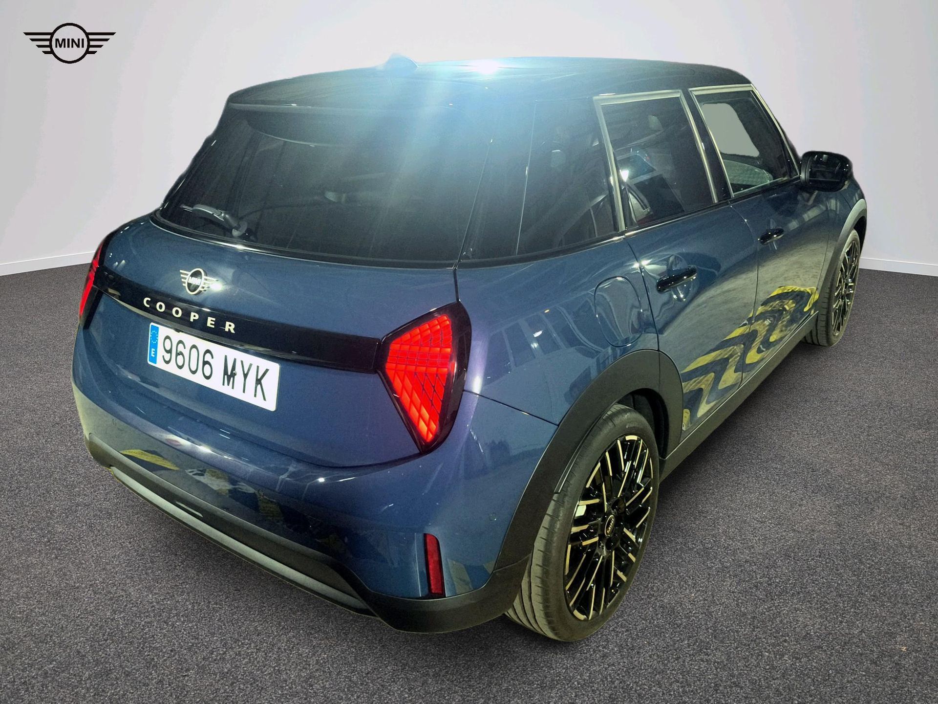 fotoG 5 del MINI MINI 5 Puertas Cooper C 115 kW (156 CV) 156cv Gasolina del 2025 en Madrid