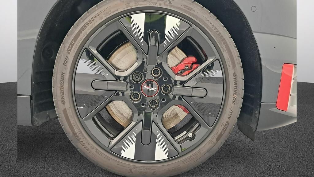 fotoG 14 del MINI MINI 3 Puertas John Cooper Works E 190 kW (258 CV) 258cv Eléctrico del 2025 en Madrid