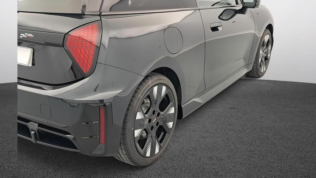 fotoG 16 del MINI MINI 3 Puertas John Cooper Works E 190 kW (258 CV) 258cv Eléctrico del 2025 en Madrid