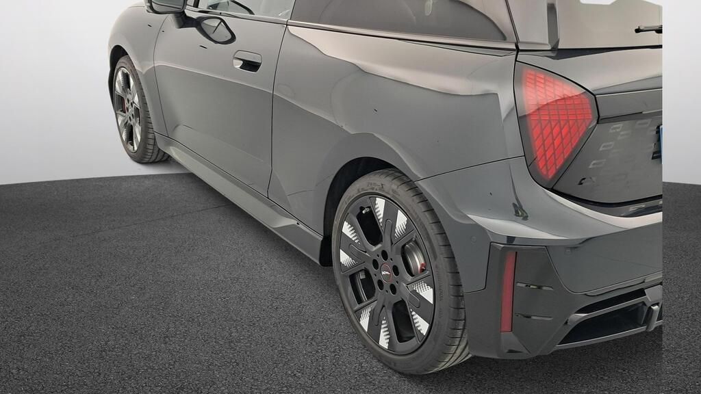 fotoG 17 del MINI MINI 3 Puertas John Cooper Works E 190 kW (258 CV) 258cv Eléctrico del 2025 en Madrid