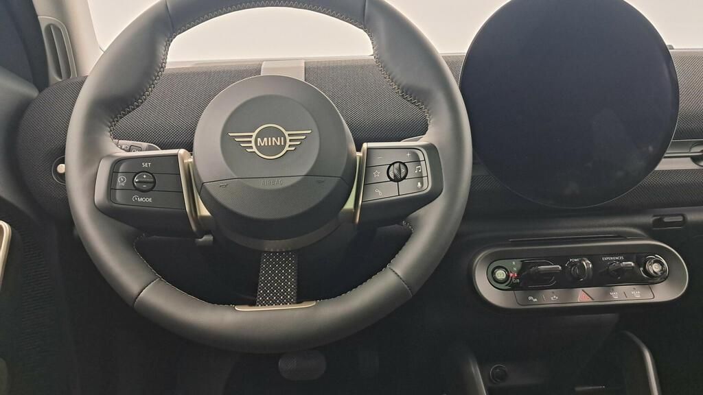 fotoG 7 del Mini MINI Aceman E 184cv Eléctrico del 2025 en Madrid