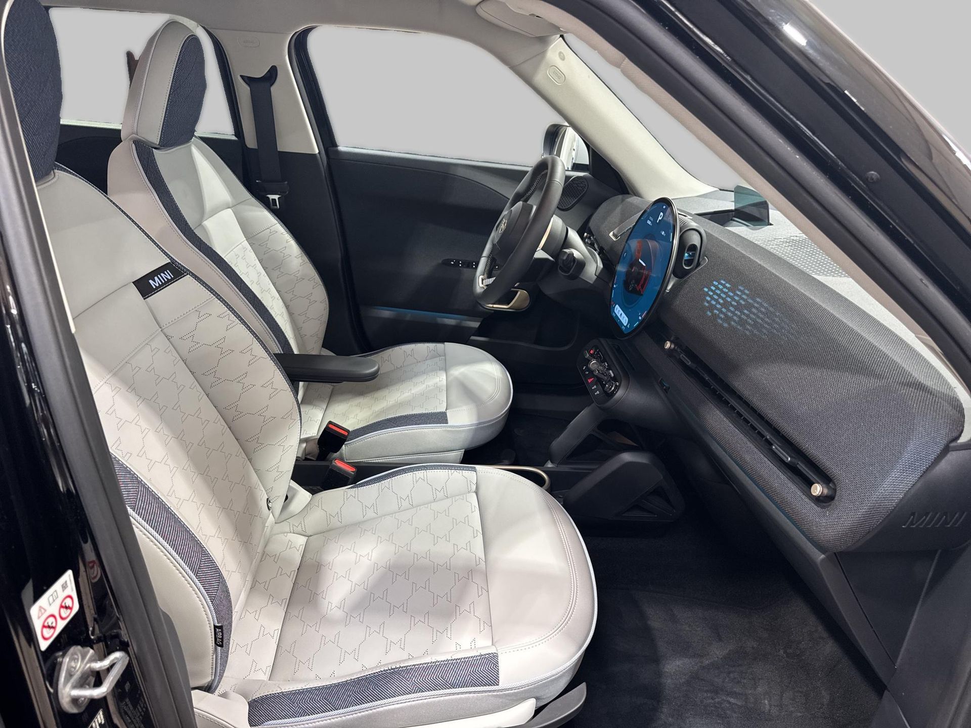 fotoG 8 del MINI MINI Aceman SE 160 kW (218 CV) 218cv Eléctrico del 2025 en Madrid