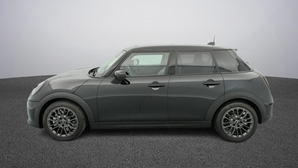 fotoG 3 del MINI MINI Cooper 5 Puertas C 115 kW (156 CV) 156cv Gasolina del 2025 en Madrid