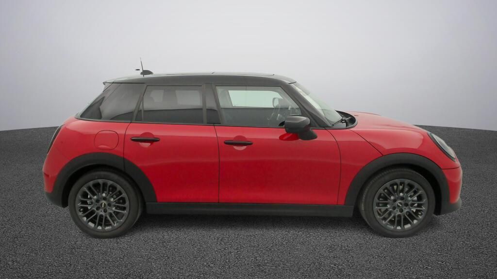 fotoG 3 del MINI MINI 5 Puertas Cooper C 115 kW (156 CV) 156cv Gasolina del 2025 en Madrid