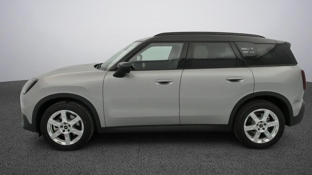 fotoG 3 del MINI MINI Countryman C 125 kW (170 CV) 170cv Gasolina del 2025 en Madrid