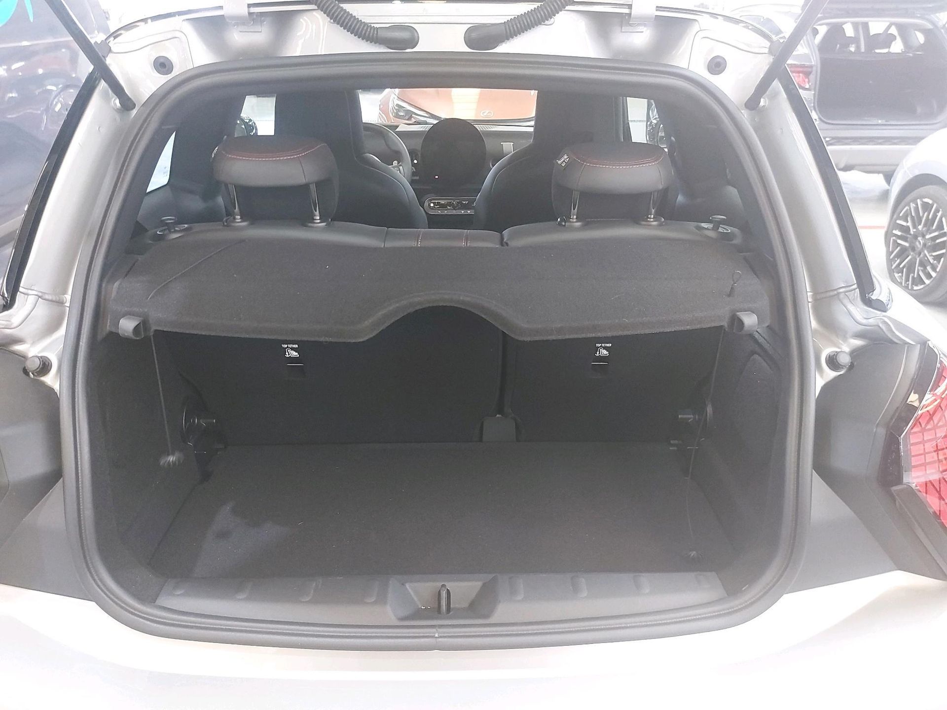 fotoG 10 del MINI MINI 3 Puertas Cooper S 150 kW (204 CV) 204cv Gasolina del 2025 en Madrid