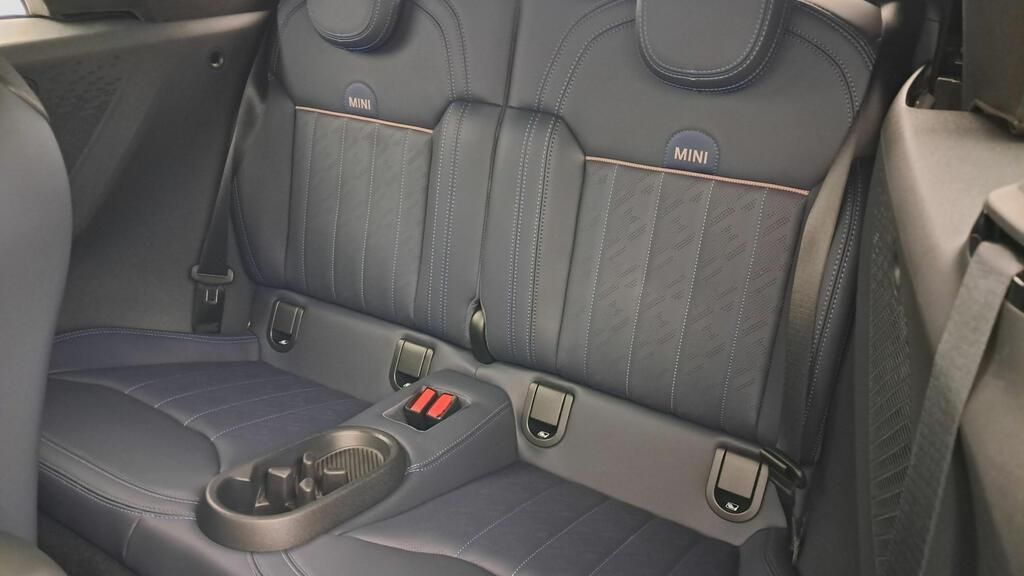 fotoG 9 del Mini MINI Cooper Cabrio MINI Cooper S Cabrio 204cv Gasolina del 2025 en Madrid