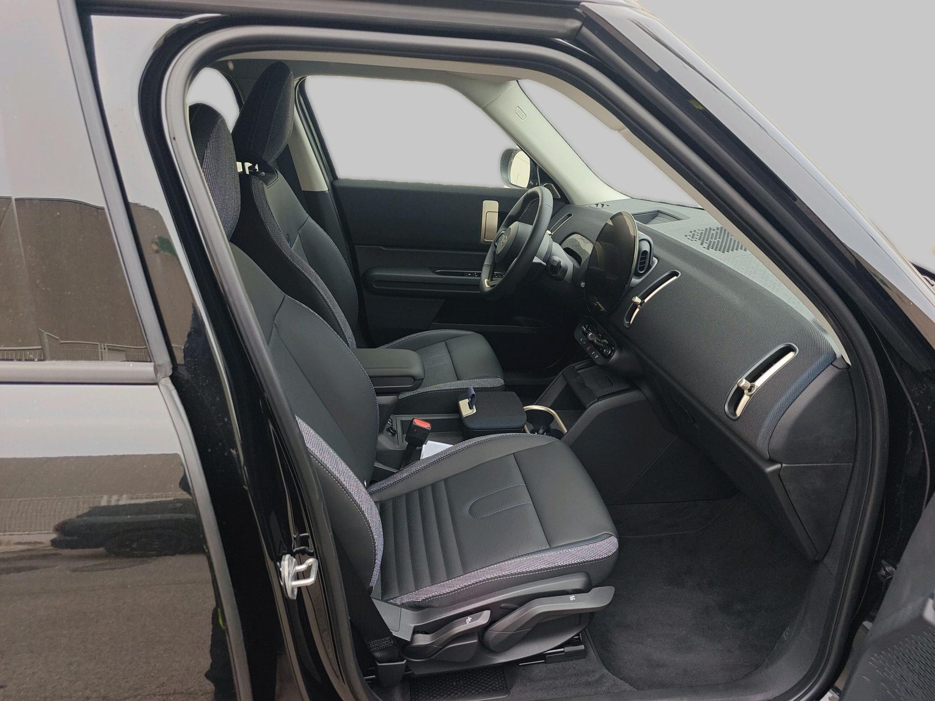 fotoG 8 del MINI MINI Countryman C 125 kW (170 CV) 170cv Gasolina del 2025 en Madrid