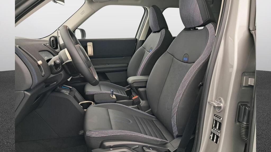 fotoG 8 del MINI MINI Countryman C 125 kW (170 CV) 170cv Gasolina del 2025 en Madrid