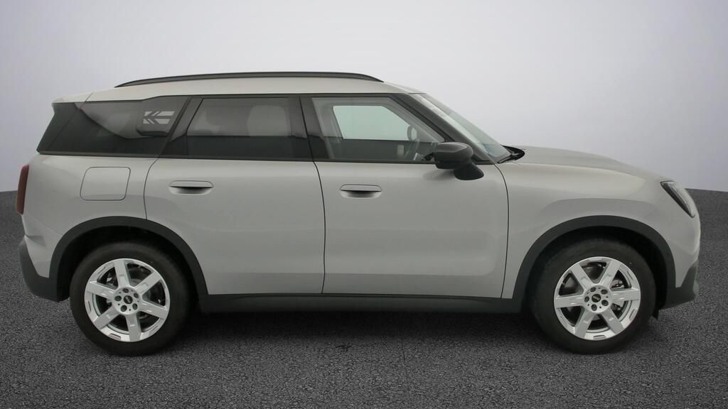 fotoG 3 del MINI MINI Countryman C 125 kW (170 CV) 170cv Gasolina del 2025 en Madrid