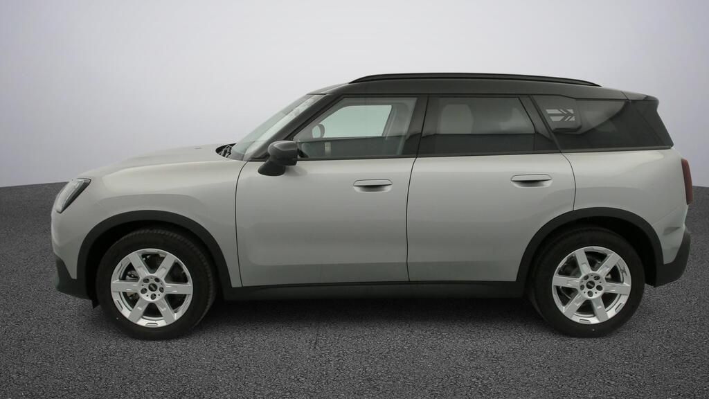 fotoG 3 del MINI MINI Countryman C 125 kW (170 CV) 170cv Gasolina del 2025 en Madrid