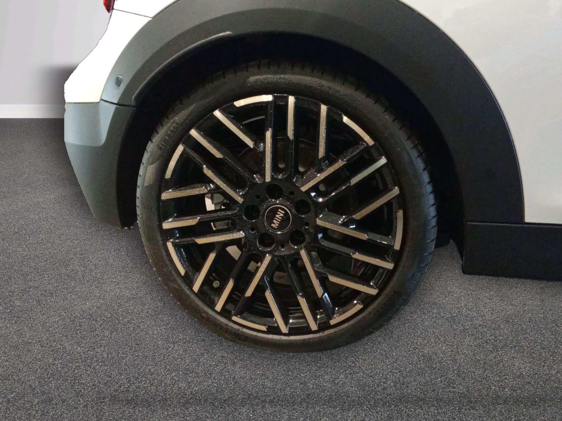 fotoG 12 del MINI MINI Cabrio Cooper C 120 kW (163 CV) 163cv Gasolina del 2025 en Madrid