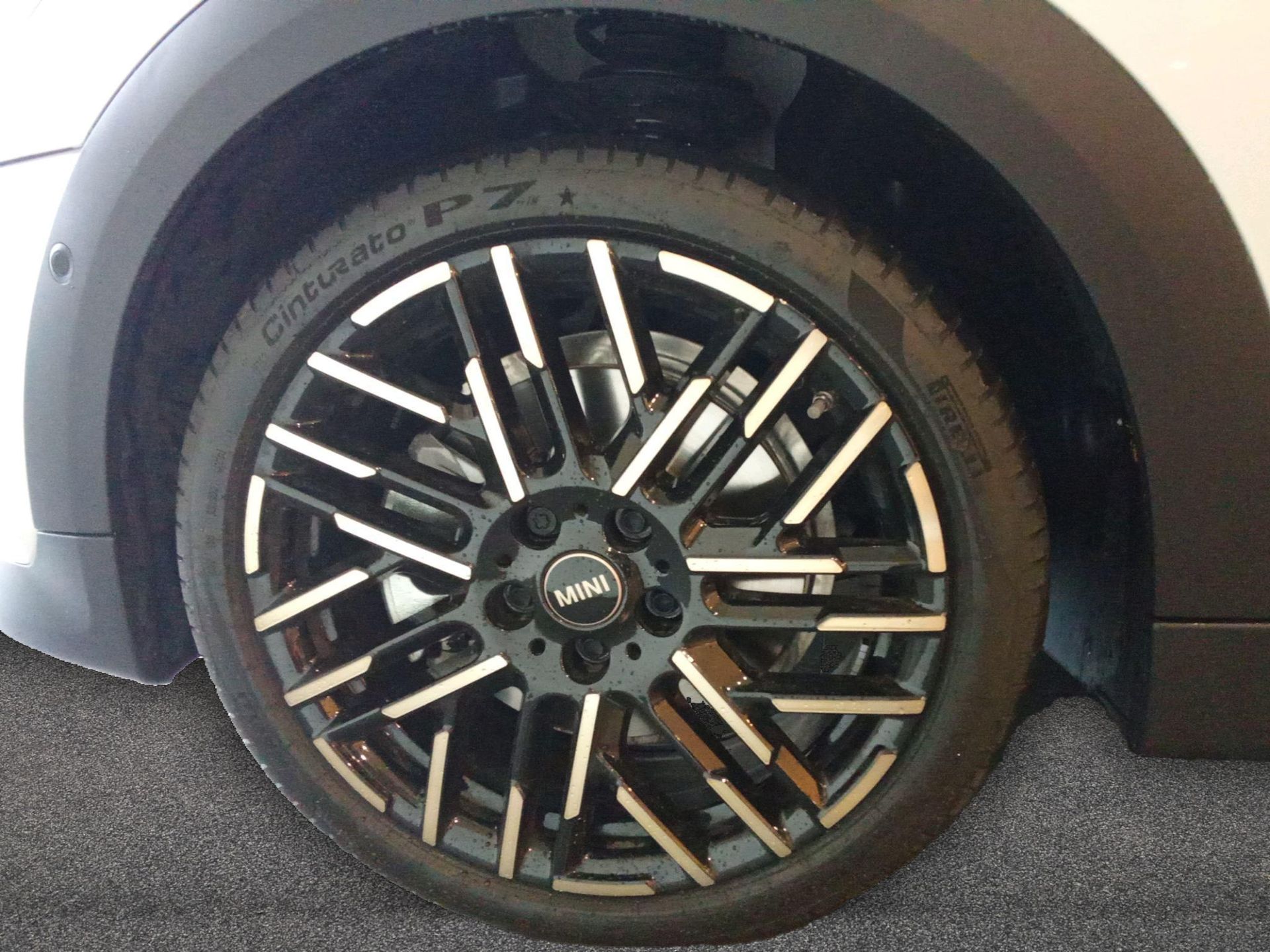 fotoG 13 del MINI MINI Cabrio Cooper C 120 kW (163 CV) 163cv Gasolina del 2025 en Madrid