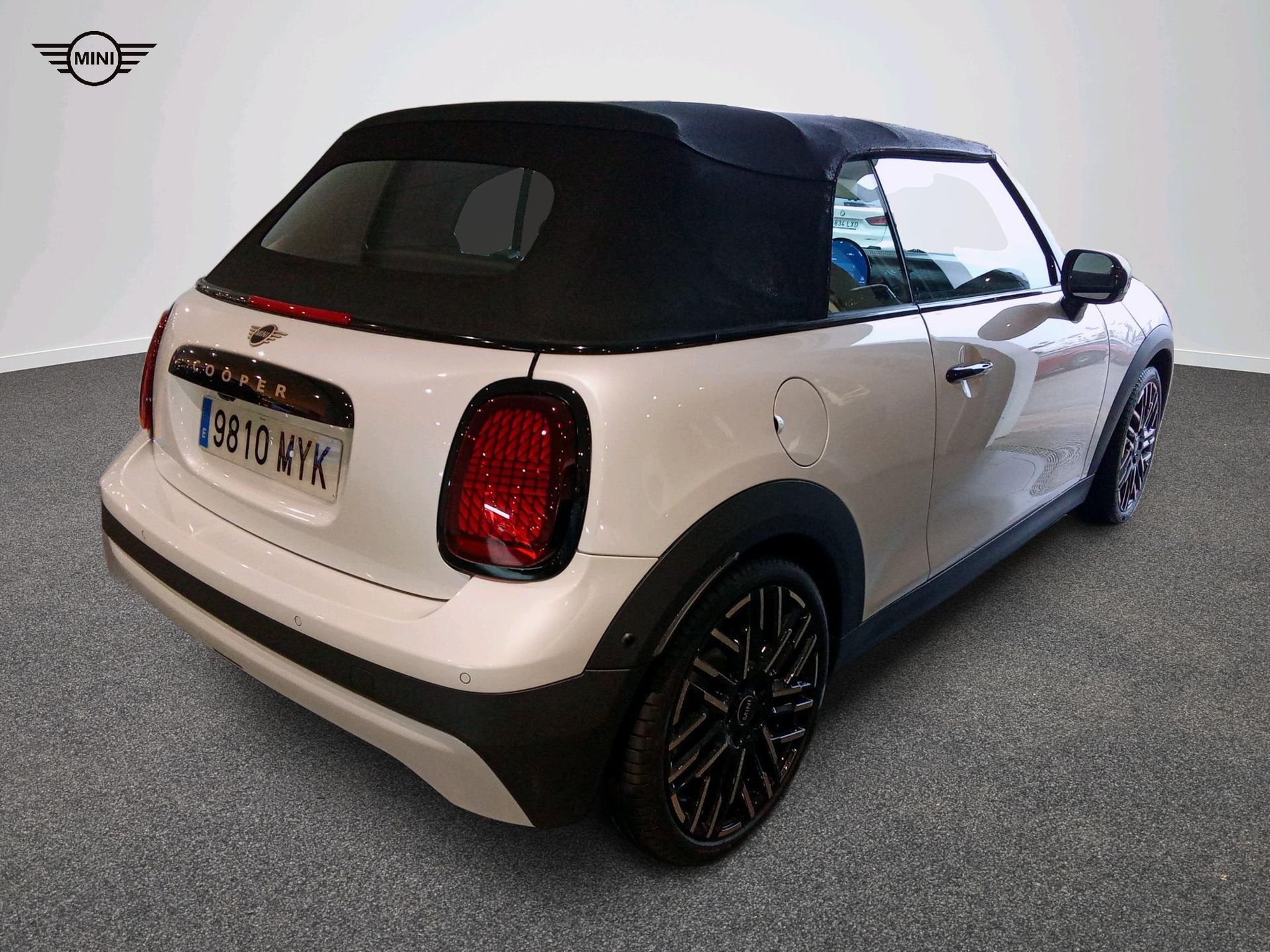 fotoG 4 del MINI MINI Cabrio Cooper C 120 kW (163 CV) 163cv Gasolina del 2025 en Madrid