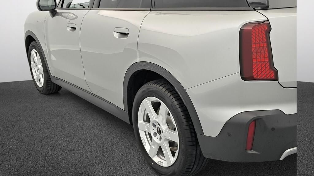 fotoG 16 del MINI MINI Countryman C 125 kW (170 CV) 170cv Gasolina del 2025 en Madrid