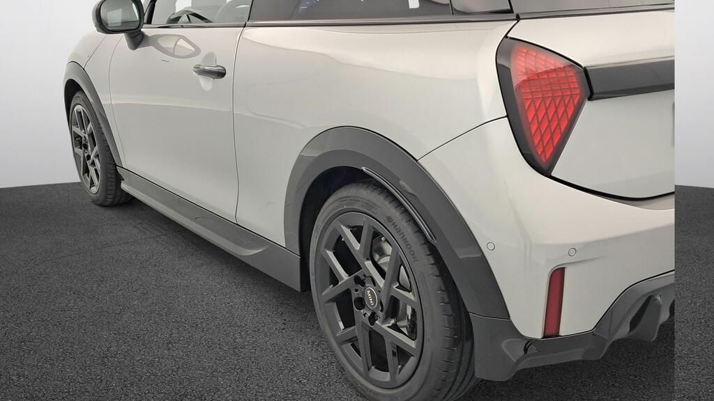 fotoG 16 del MINI MINI Cooper S 150 kW (204 CV) 204cv Gasolina del 2025 en Madrid