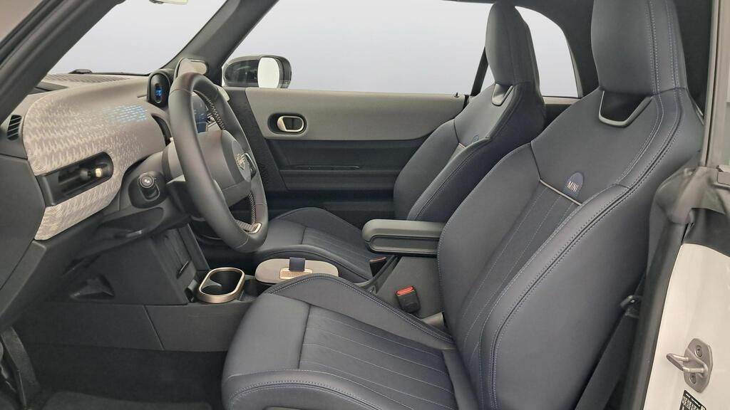 fotoG 8 del Mini MINI Cooper Cabrio MINI Cooper C Cabrio 163cv Gasolina del 2025 en Madrid