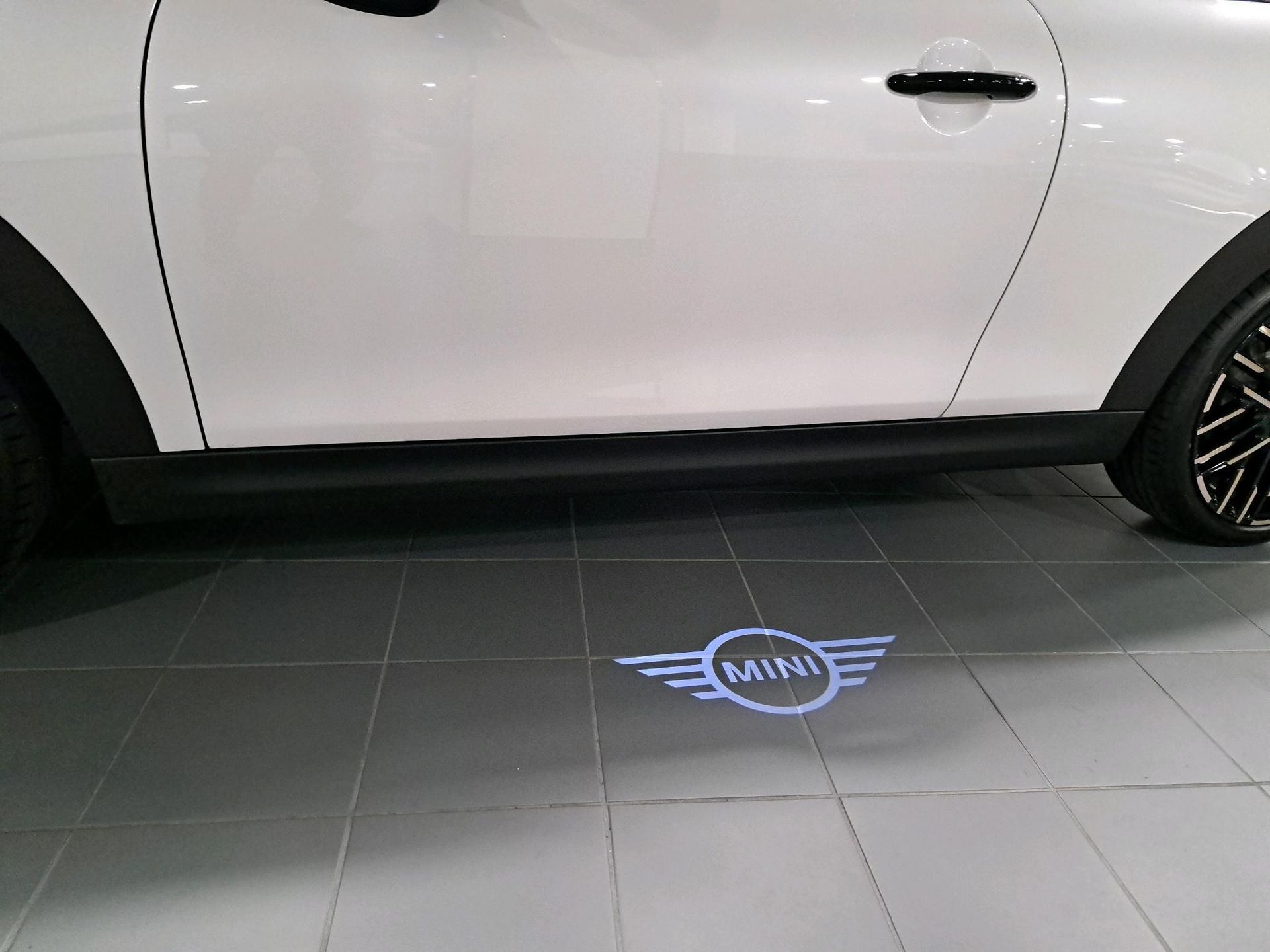 fotoG 17 del MINI MINI Cabrio Cooper C 120 kW (163 CV) 163cv Gasolina del 2025 en Madrid