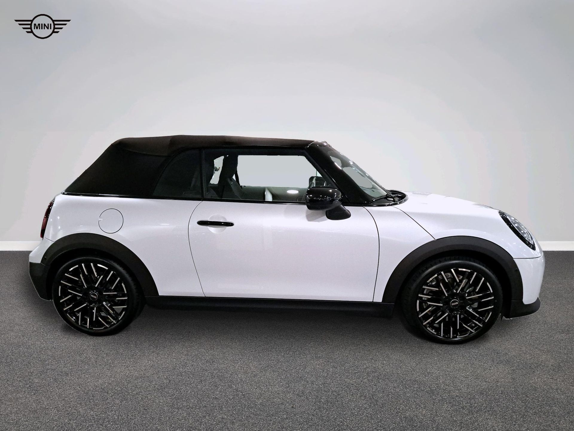 fotoG 3 del MINI MINI Cabrio Cooper C 120 kW (163 CV) 163cv Gasolina del 2025 en Madrid