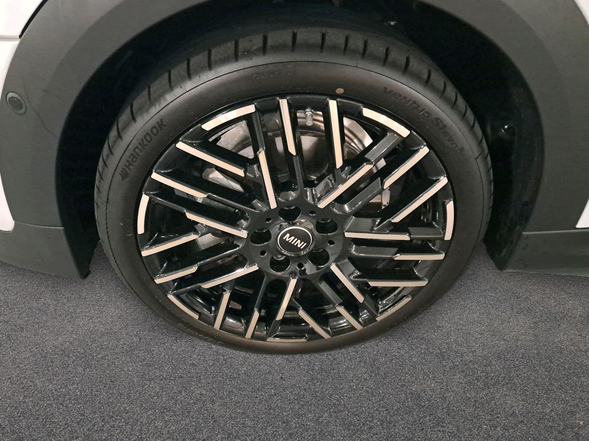 fotoG 12 del MINI MINI Cabrio Cooper C 120 kW (163 CV) 163cv Gasolina del 2025 en Madrid