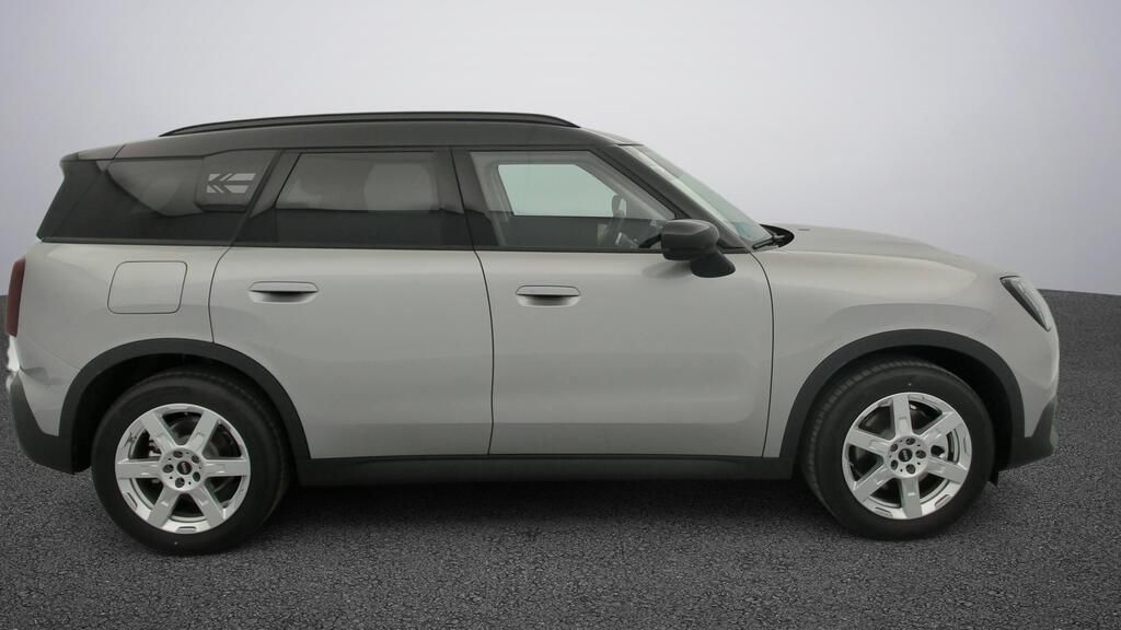 fotoG 3 del MINI MINI Countryman C 125 kW (170 CV) 170cv Gasolina del 2025 en Madrid