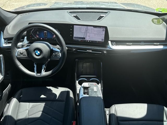 BMW X1 sDrive18d color Gris Plata. Año 2024. 110KW(150CV). Diésel. En concesionario Auto Premier, S.A. - ALCALÁ DE HENARES de Madrid